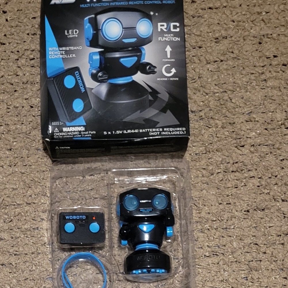 🔥🔥HP🔥🔥4-21-25🔥🔥NWT KIDS WOBOTO MULTIFUNCTION INFRARED REMOTE CONTROL ROBOT - Picture 2 of 4